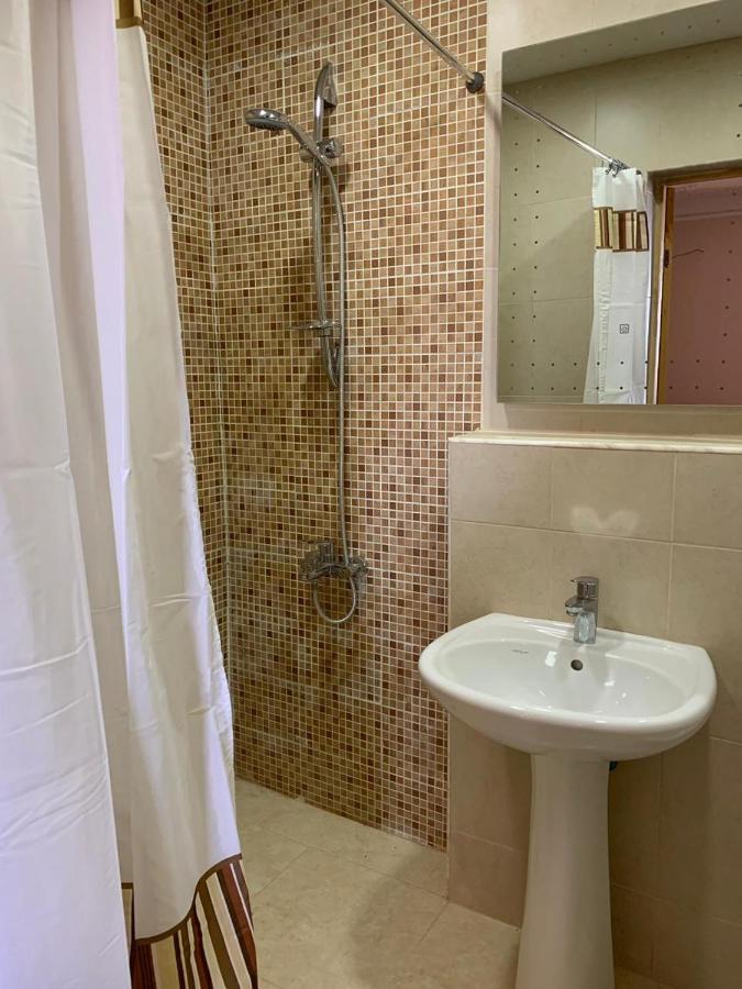 Bolnisi Elia Hotel Bagian luar foto