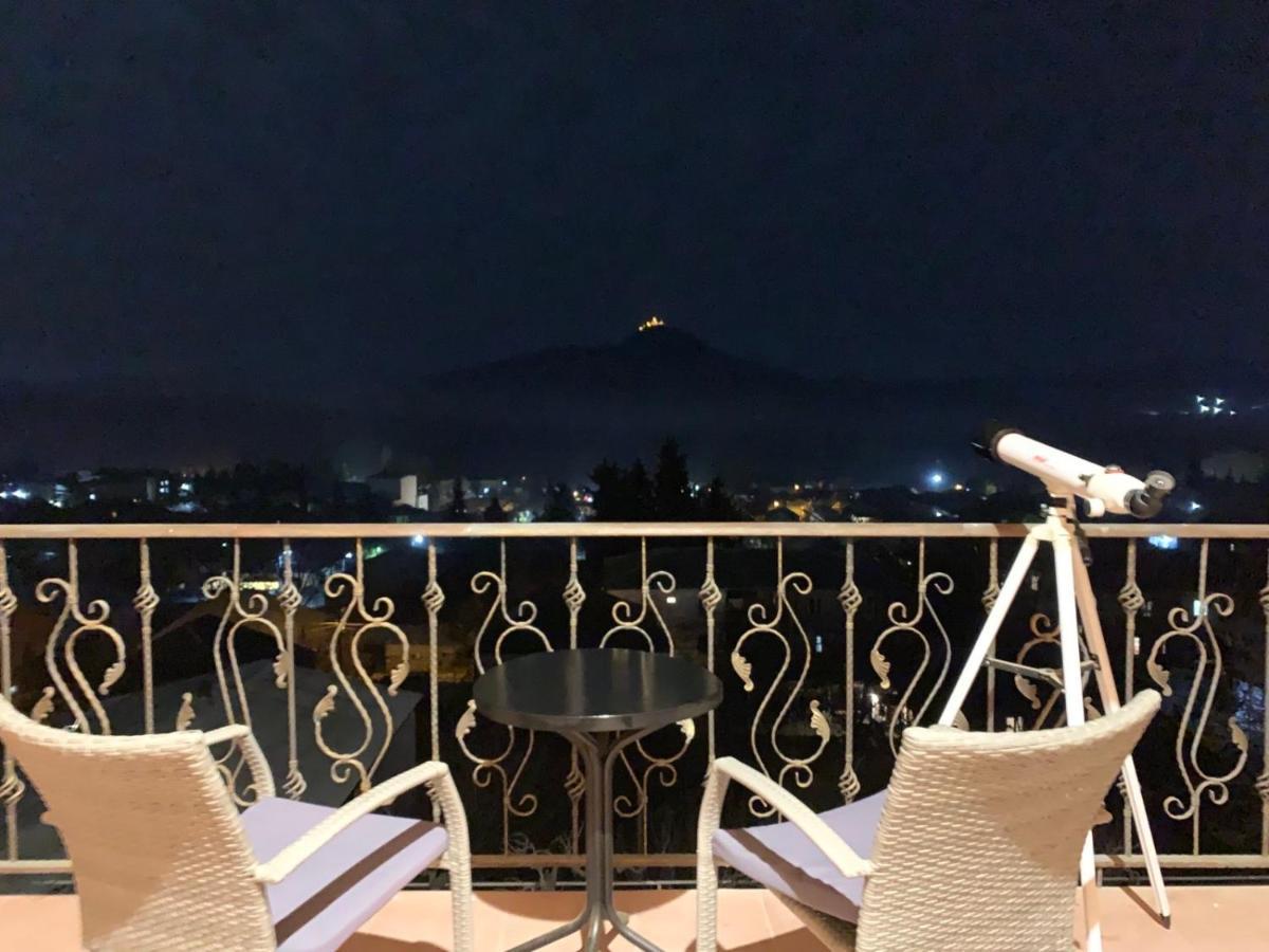 Bolnisi Elia Hotel Bagian luar foto