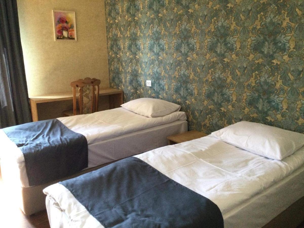 Bolnisi Elia Hotel Bagian luar foto