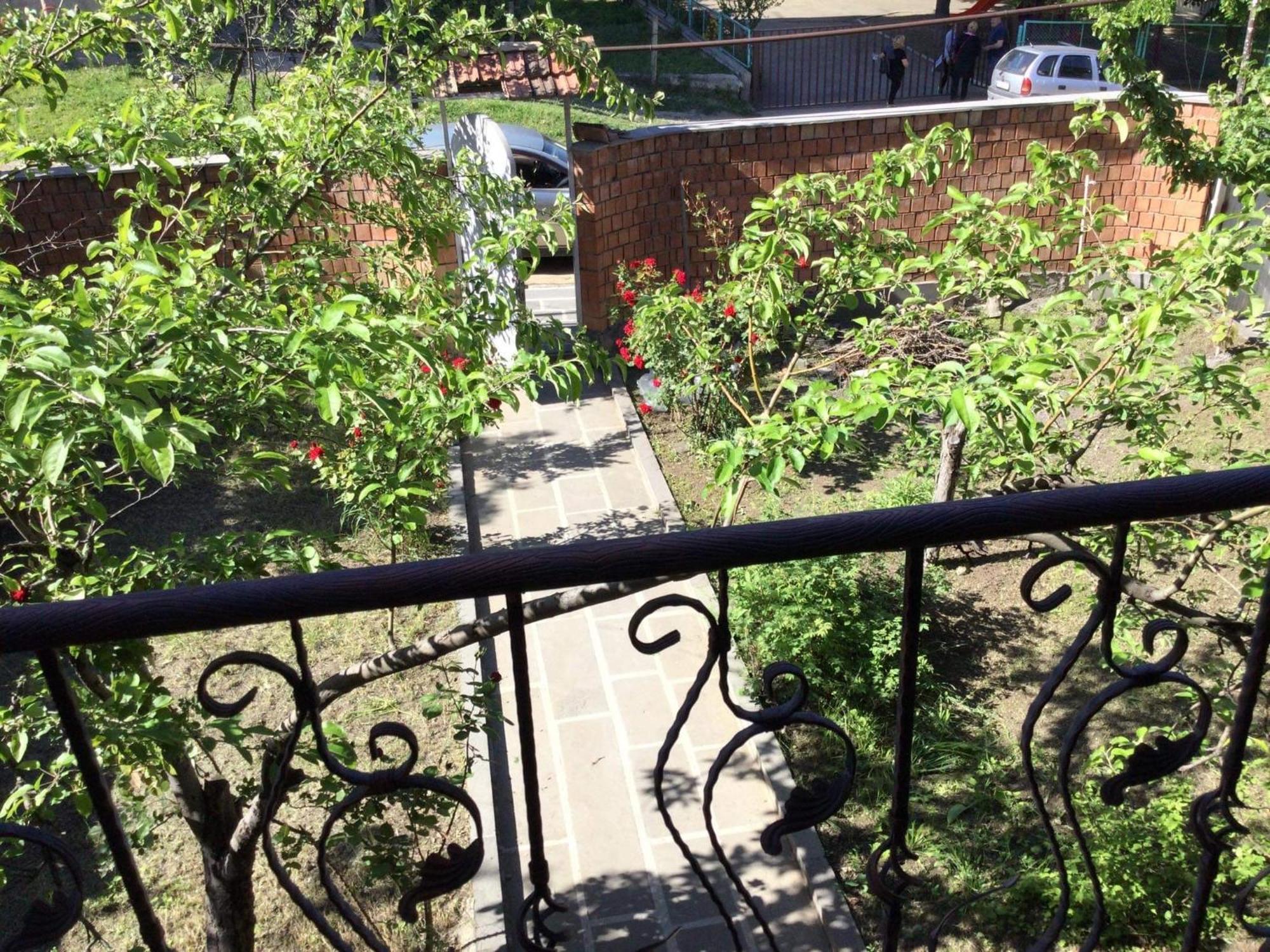 Bolnisi Elia Hotel Bagian luar foto